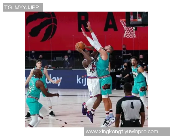 狄龙琼斯三双表现耀眼却无力救主球队失利26分12板10助成空砍英雄